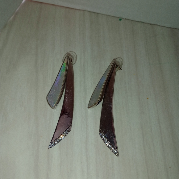 Guess Silver Tone holographic Earrings with RhinestoneStones  Women's Jewelry - Picture 12 of 14